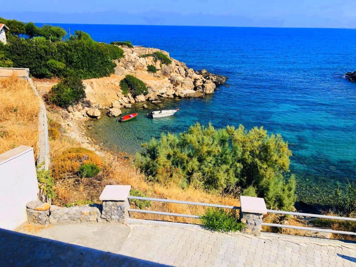 Sea & Sky Bungalows Next To Escape Beach Kyrenia  Exteriör bild